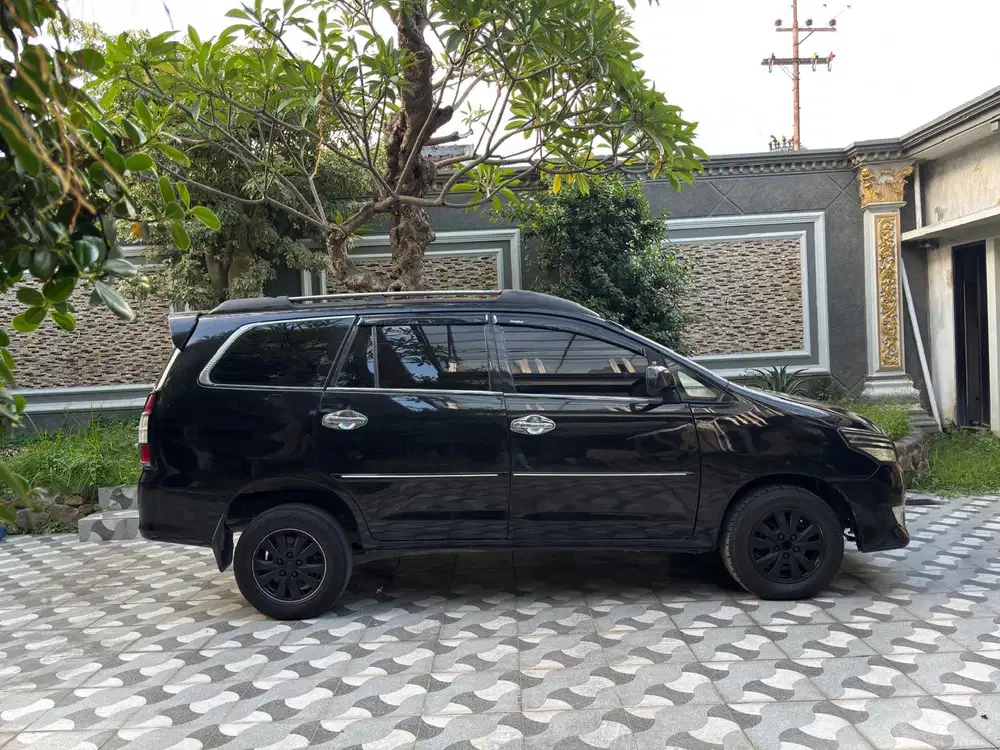 Toyota Kijang Innova 2013 Bensin