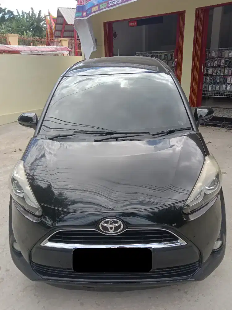 TOYOTA SIENTA ( 2017 )