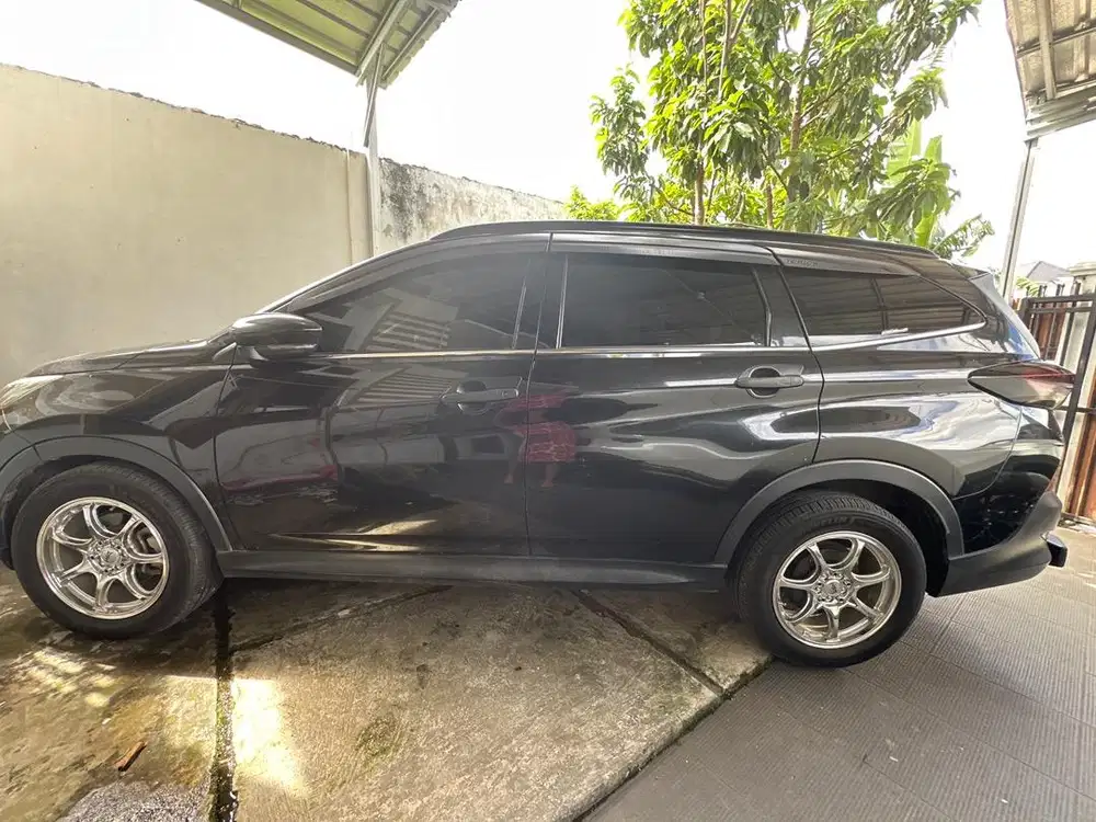 Dijual terios tangan pertama tipe R manual 2019