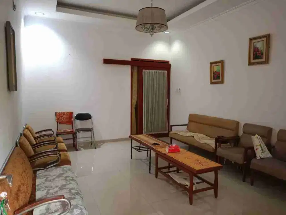 Dijual Rumah Luas Siap Huni Tengah Kota Bandung di Turangga Buah Batu dkt Tsm