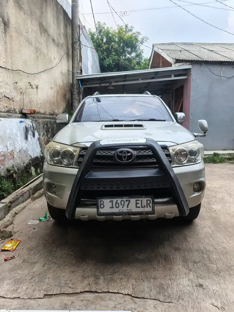 Toyota Fortuner 2005 Bensin