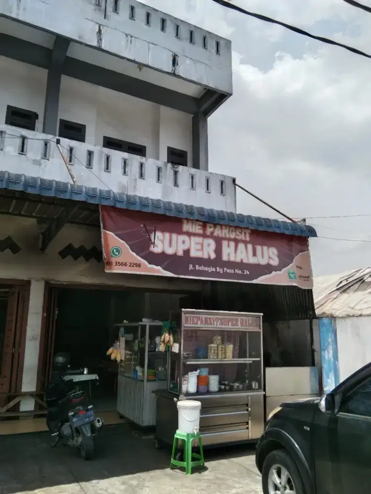 Dibutuhkan 2 karyawati untuk bekerja di rumah makan khas batak