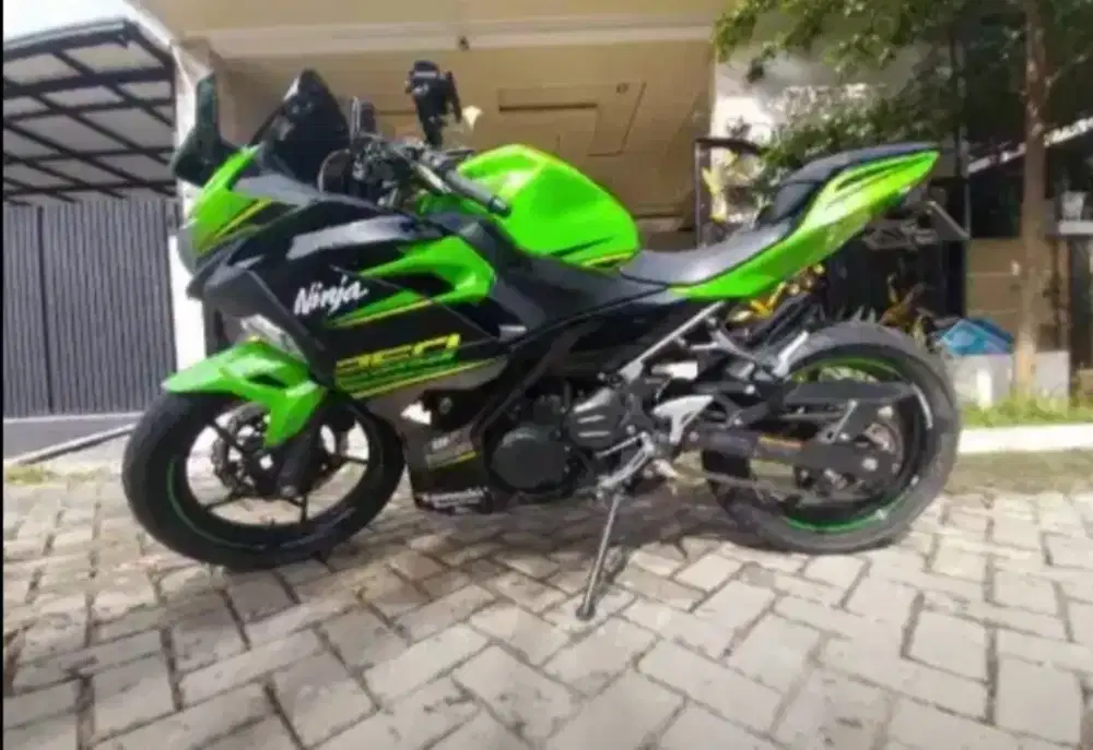 Kawasaki ninja 250cc KRT SE 2 CILINDER. THN 2018