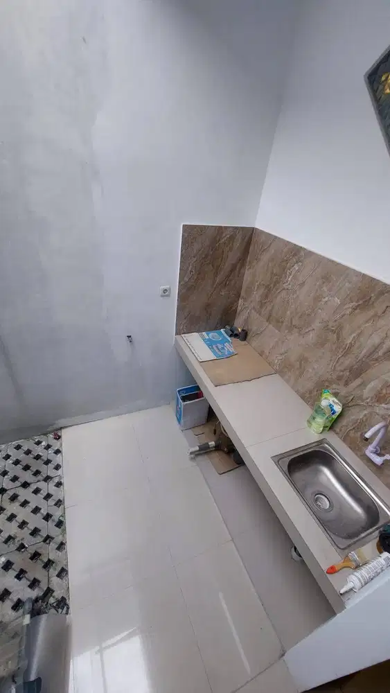 Jual rumah 2 tingkat Baru bebas banjir Pamulang tangerang selatan