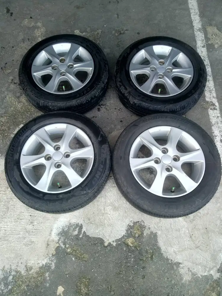 Velg Bekas OEM Sirion ring 14 PCd 4 x100 Lbr 5 ET 40