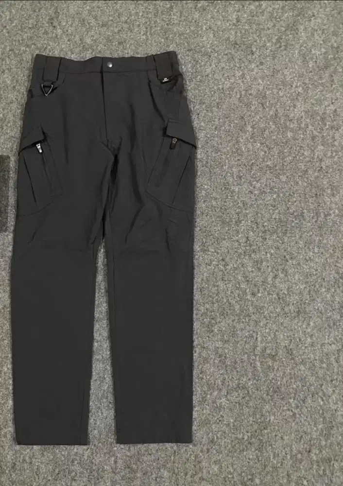 CELANA GUNUNG PRIA CARGO size 33