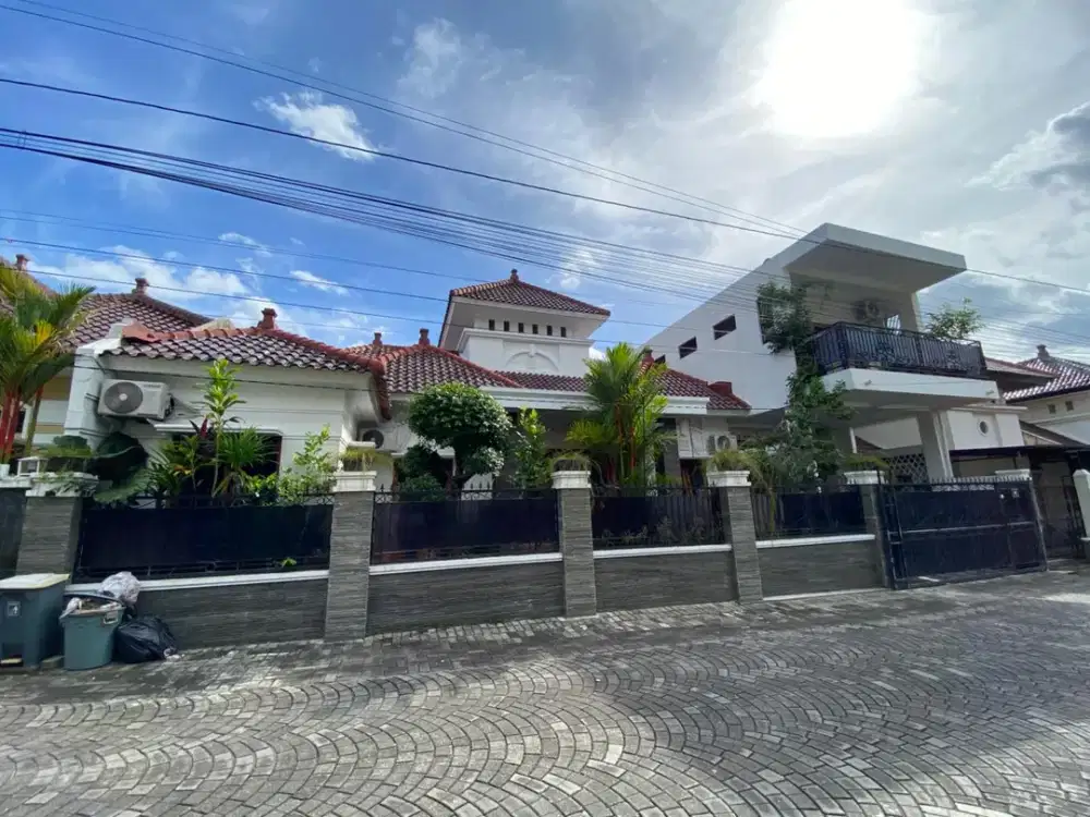 DI JUAL RUMAH PREMIUM LOKASI STRATEGIS DEKAT PAKUWON MALL JOGJA