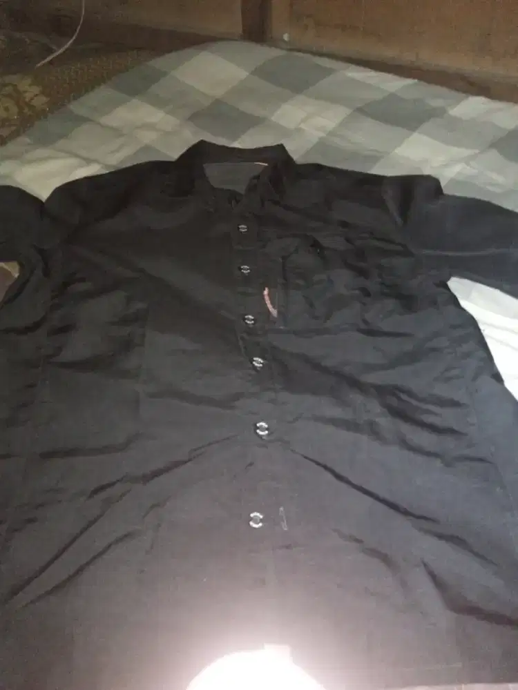Kemeja lengan pendek merk elger original second ukuran,L
