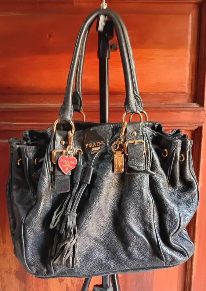 Tas perempuan prada