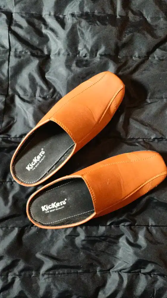 Jual selop Kickers