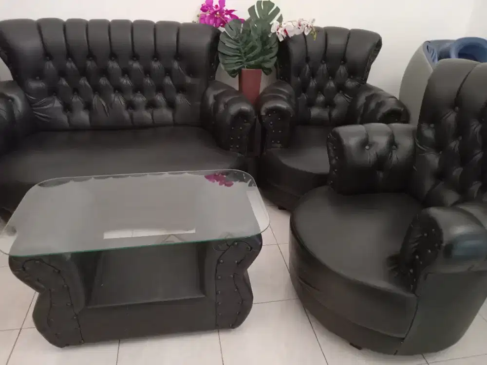Sofa ruang tamu