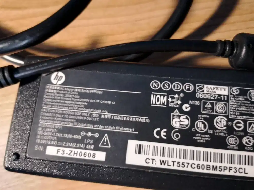 [JUAL CEPAT] Charger Laptop HP bekas bagus asli dari LAPTOP HP 14s
