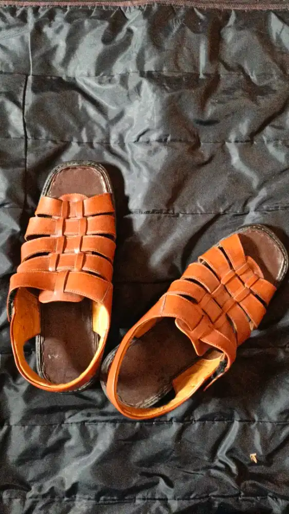 Sepatu sandal captain