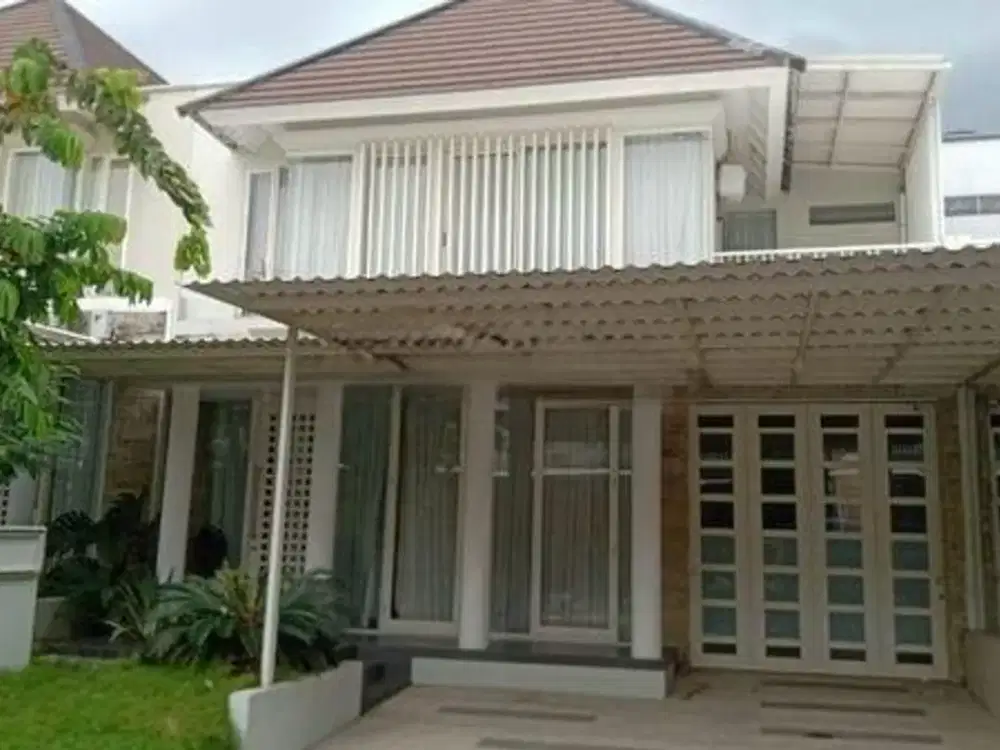 DISEWAKAN RUMAH STONEGATE CITRALAND SEMI FURNISH BARANG LANGKA BAGUS TERAWAT!