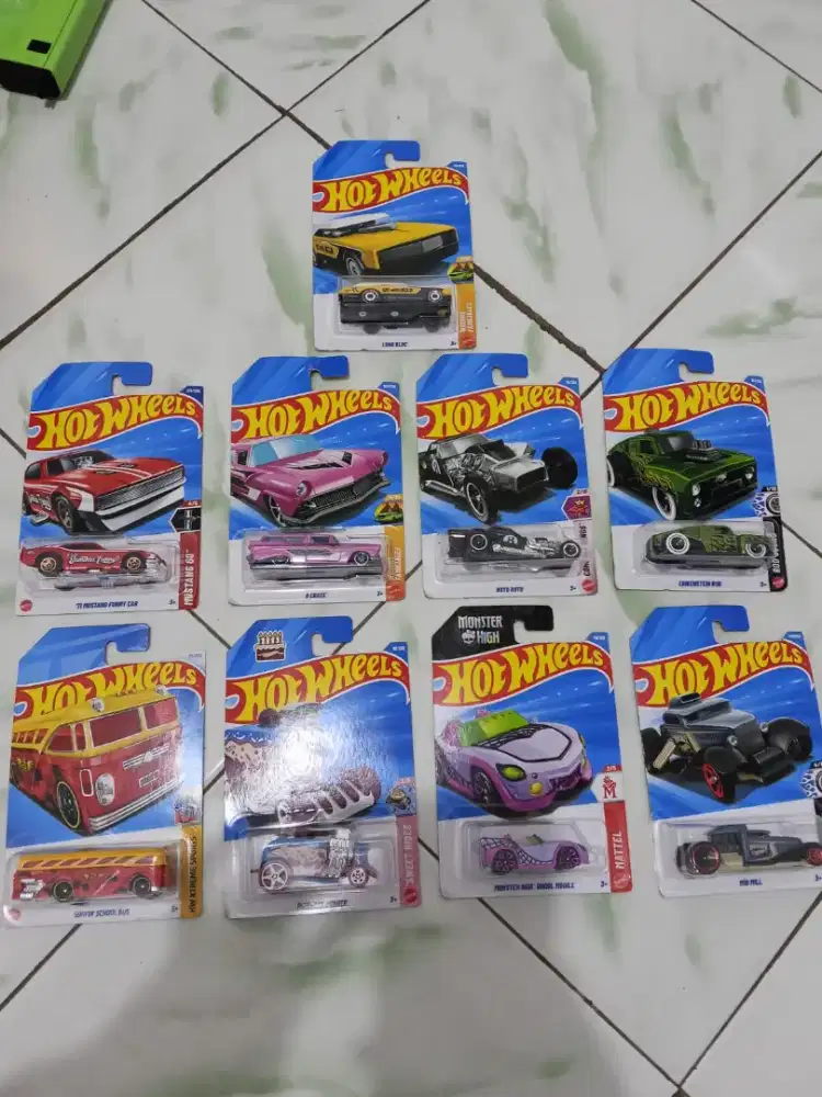 Hotweels reguler dan F1 5 pack.