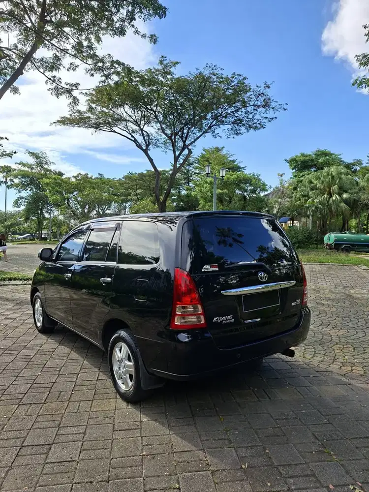 Toyota Kijang Innova 2006 Bensin