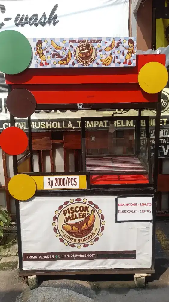 etalase jualan bekas piscok
