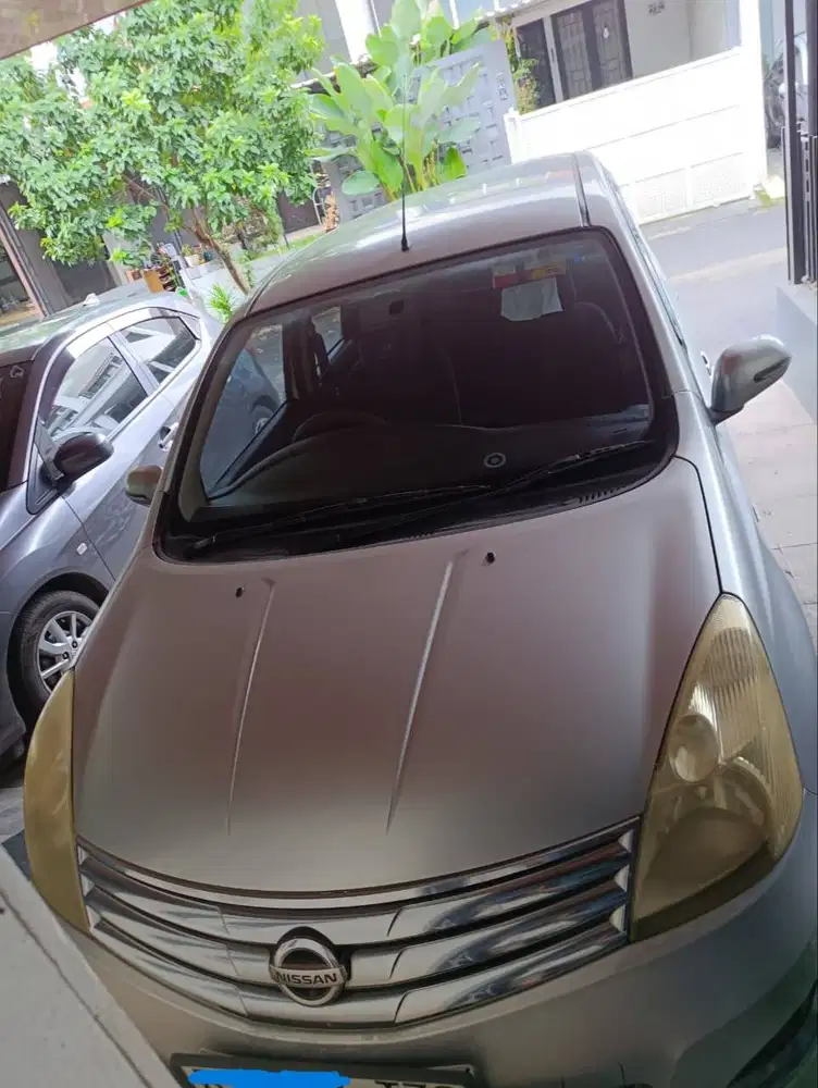 Jual Nissan Grand Livina Silver Manual thn 2012
