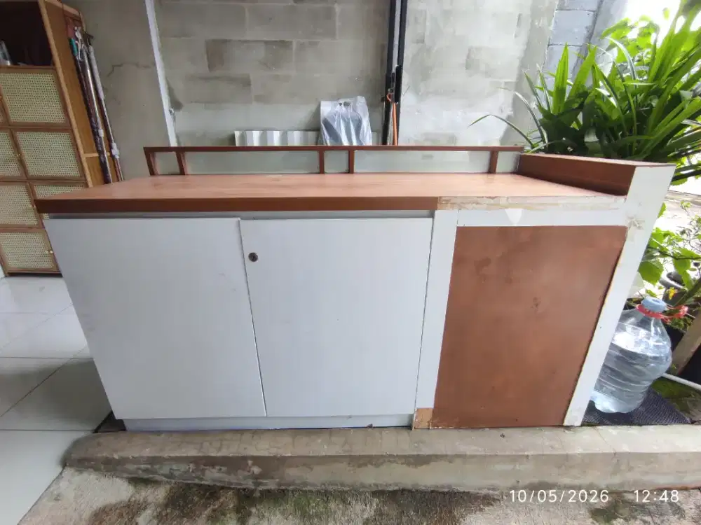 Lemari Etalase ukuran 164 x 60 x 82
