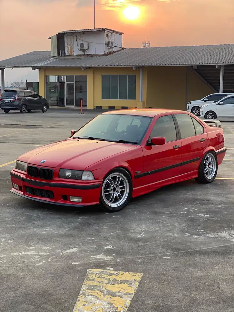 BMW 320i 1995 Bensin