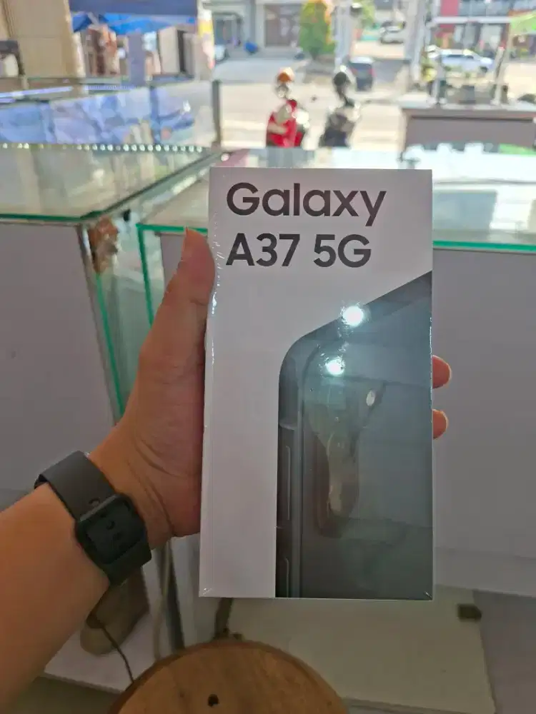 Samsung a37 8/256gb
