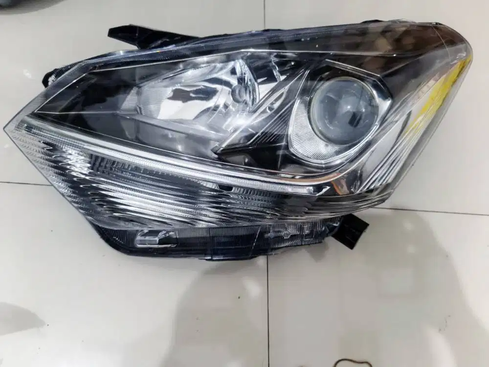 Lampu depan Head lamp Assy daihatsu AGYA SPORTIVO thn 2019-2021