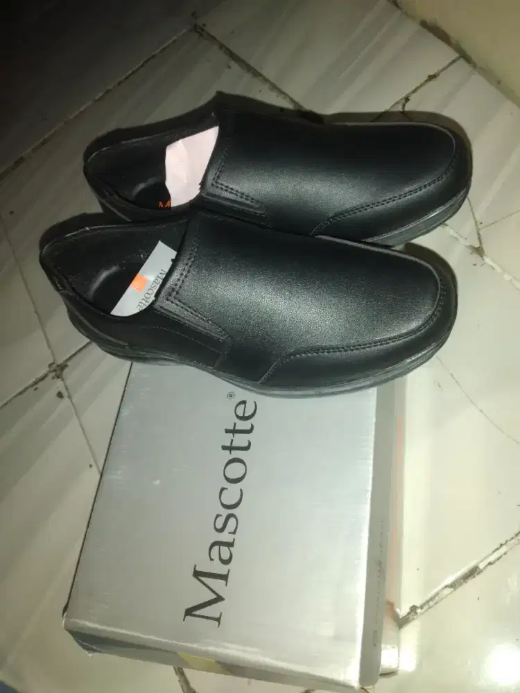Jual sepatu kerja/pantofel merk  mascotte uk 40