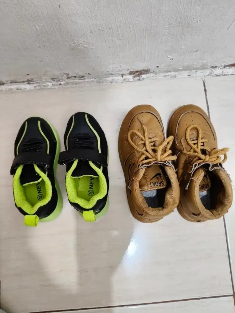 Dijual sepatu anak