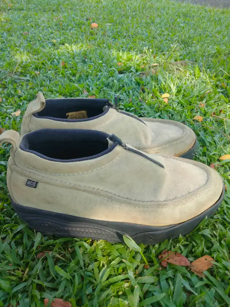 Jual sepatu bekas