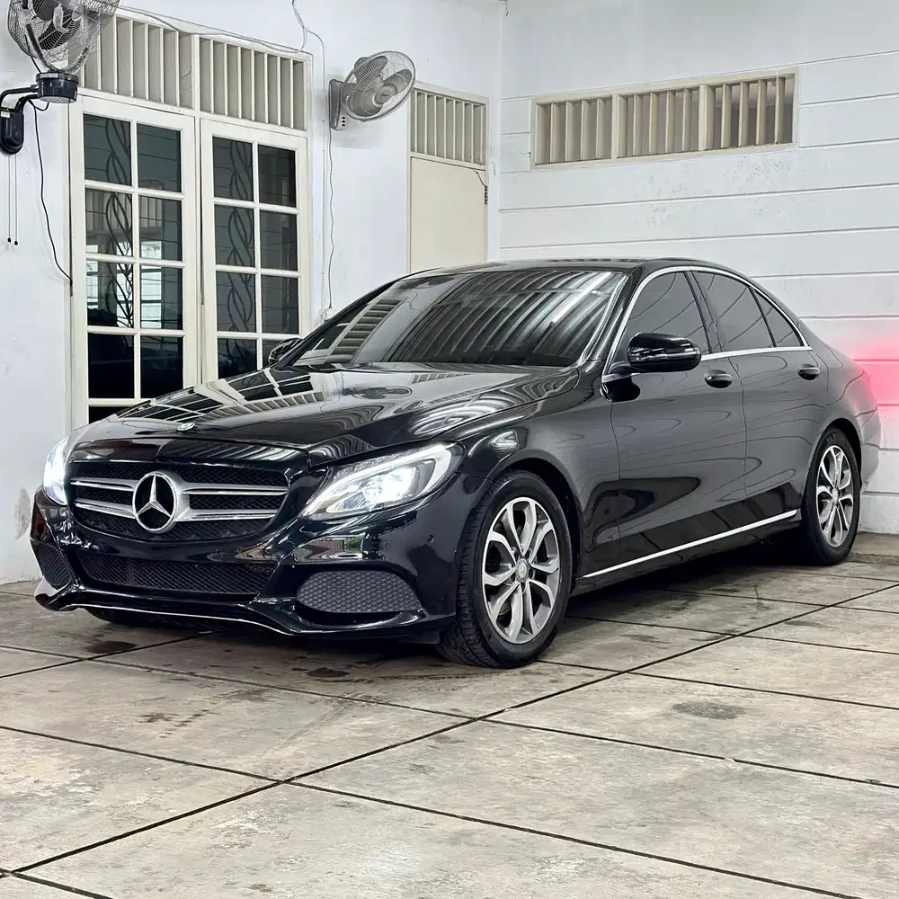 (CASH) Mercedes Benz C200 AVG W205 2015
