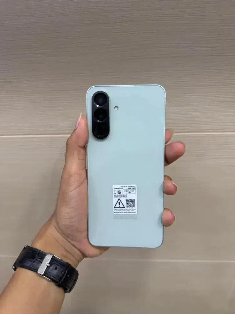 SAMSUNG A56 8+8/256GB OLIVE (SUPER LIKE NEW)