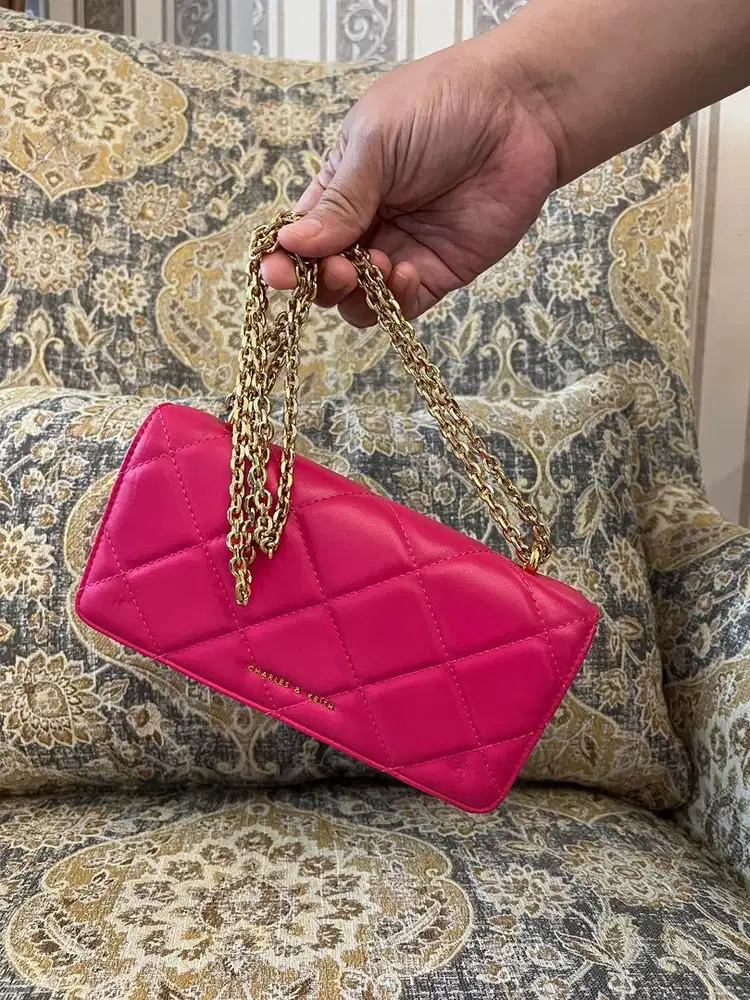 Charles & Keith Paffuto Quilted Wallet Fuchsia