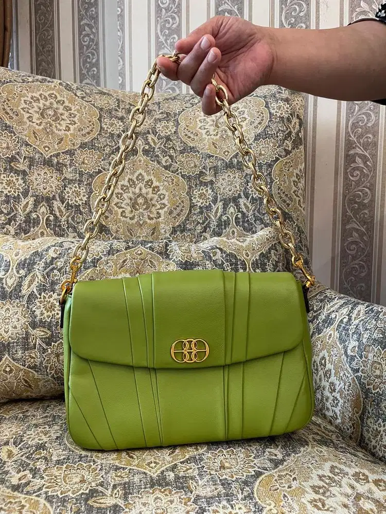 Bonia model Croissant Crossbody Bag Green Wonder.