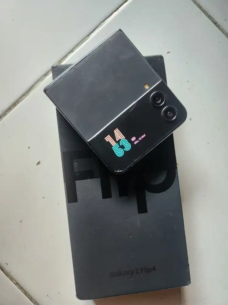 Z flip 4 8/256GB SEIN