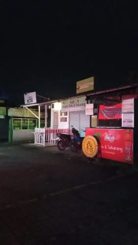 Karyawan Dapur Resto