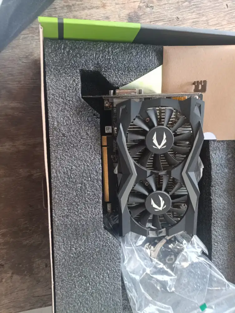 VGA Zotax GTX 1650 amp 4GB