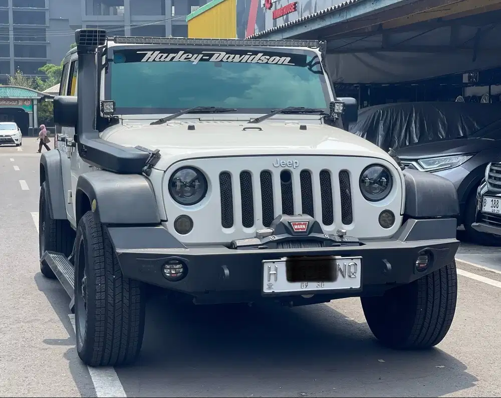 JEEP WRANGLER 3.8 AT PUTIH 2018