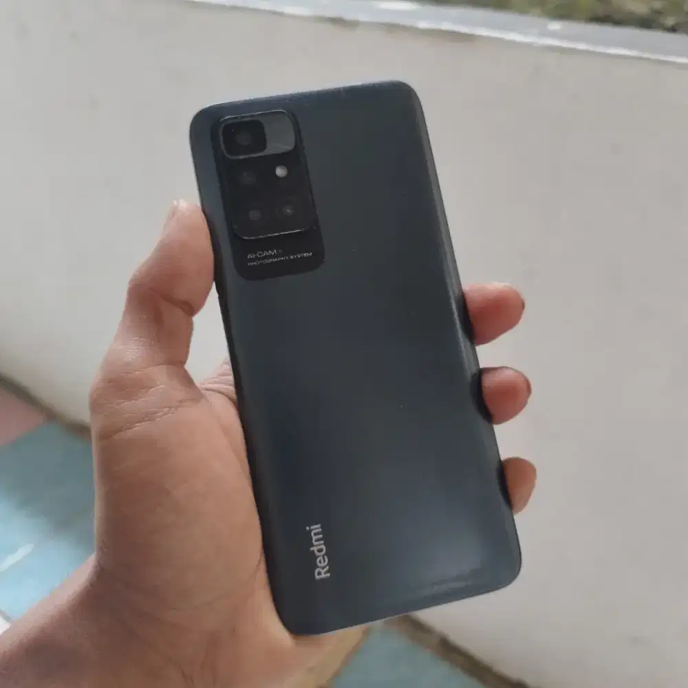 Redmi 10 4/64 Hp aja minus retak ga ngaruh.