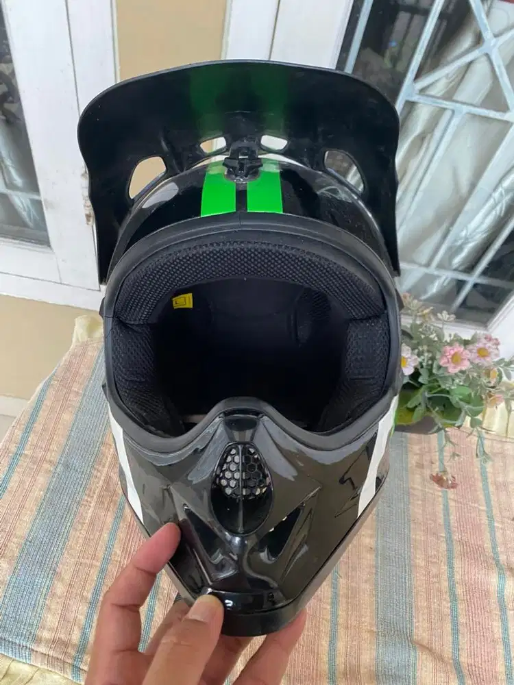 Helm Trail Like New