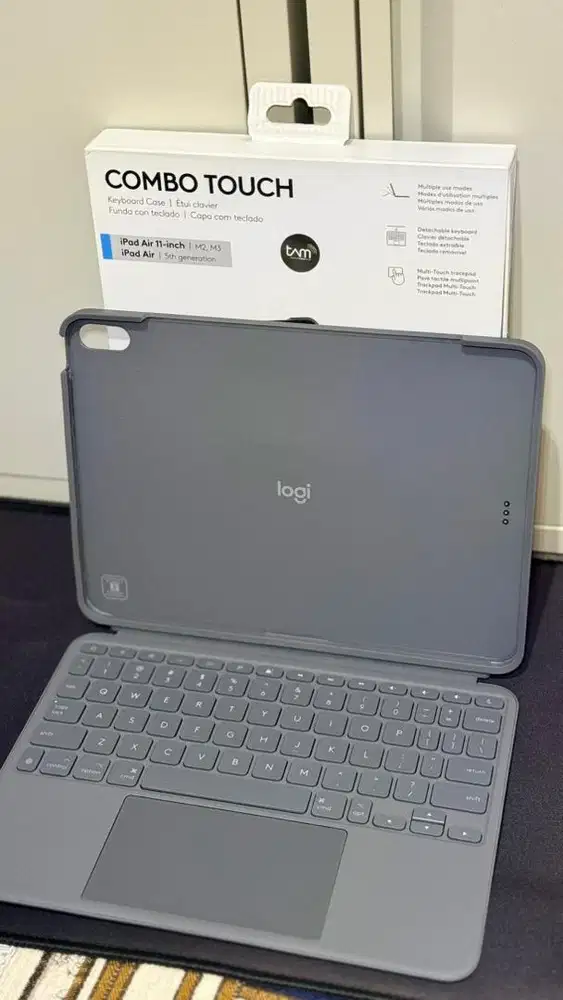 Logitech Combo Touch iPad Air 11inc (M2, M3, 5th Generation)