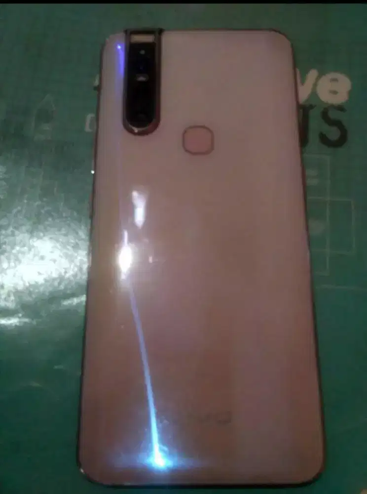 Vivo v15 8/256 hp cas