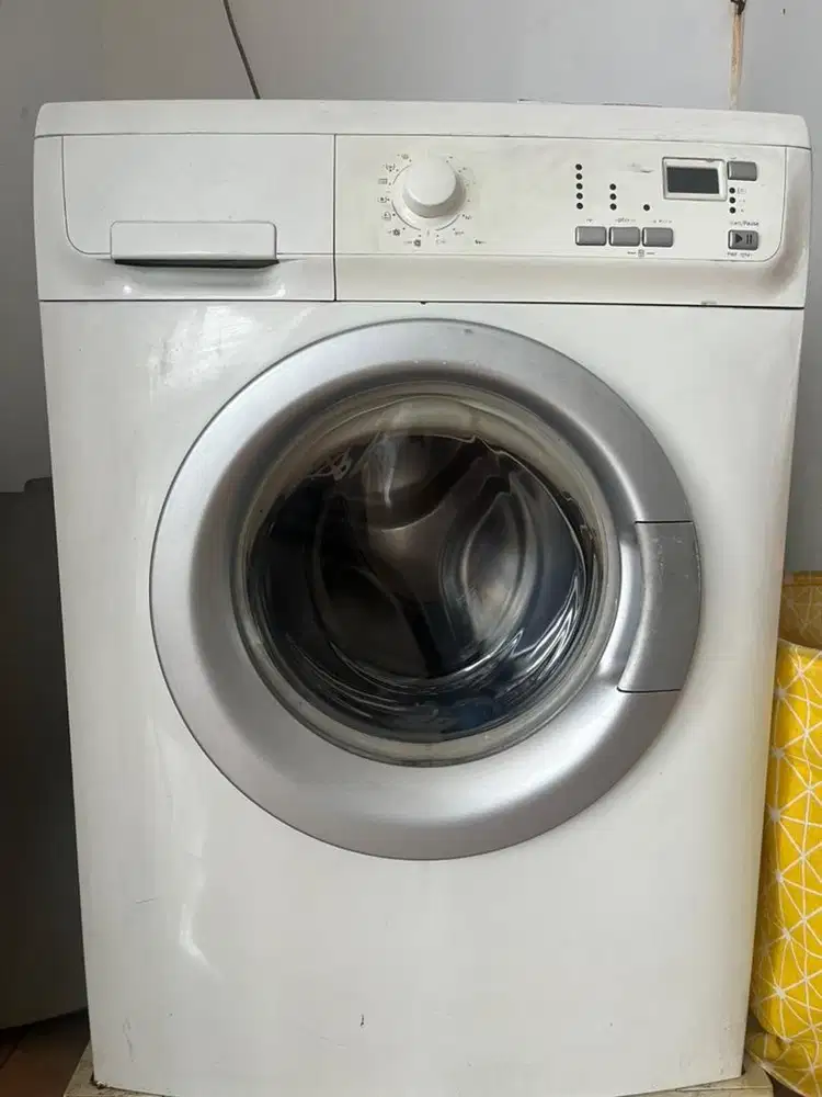 Mesin Cuci Electrolux Front Loading