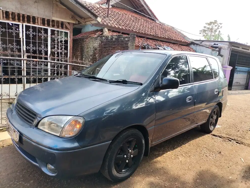 Kia Carens 2001 Bensin