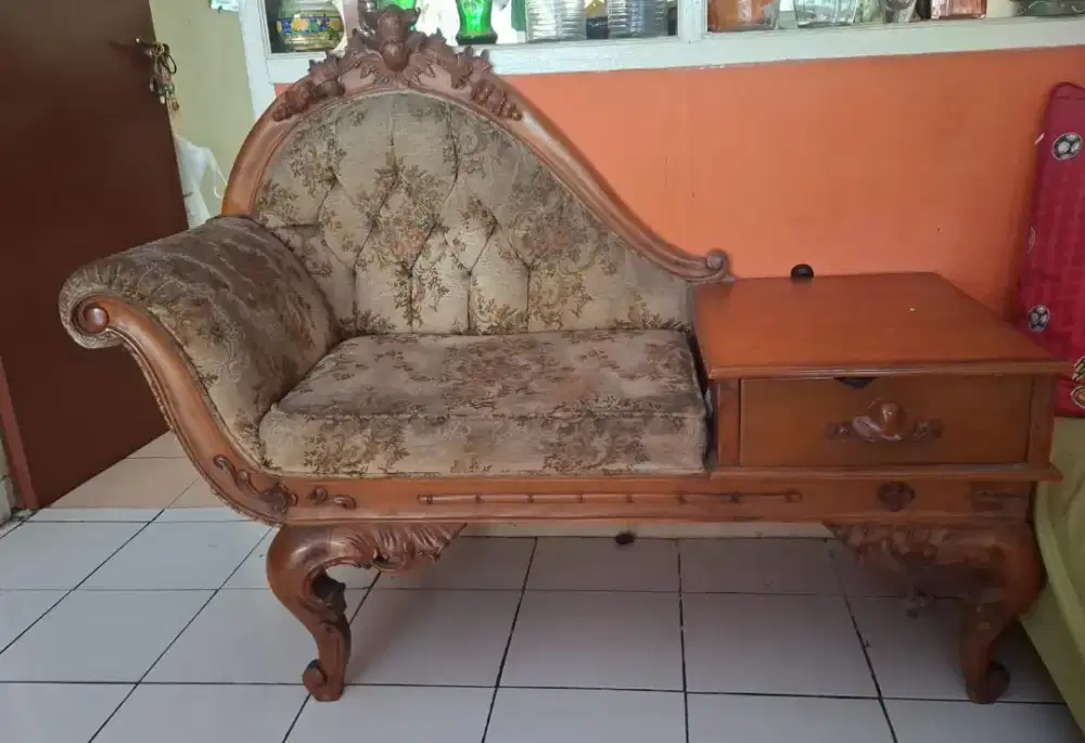 Kursi jati pojok