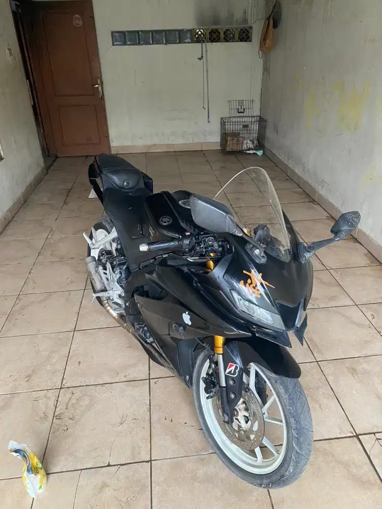 JUAL YAMAHA YZF R15 TAHUN 2018
