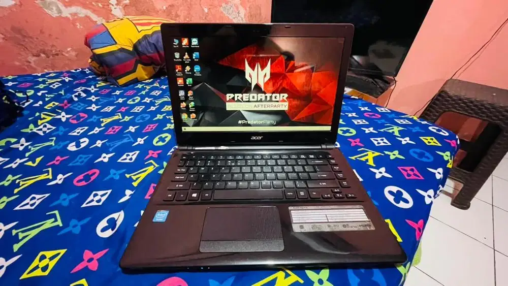 Laptop Acer Aspire E1-410 Second