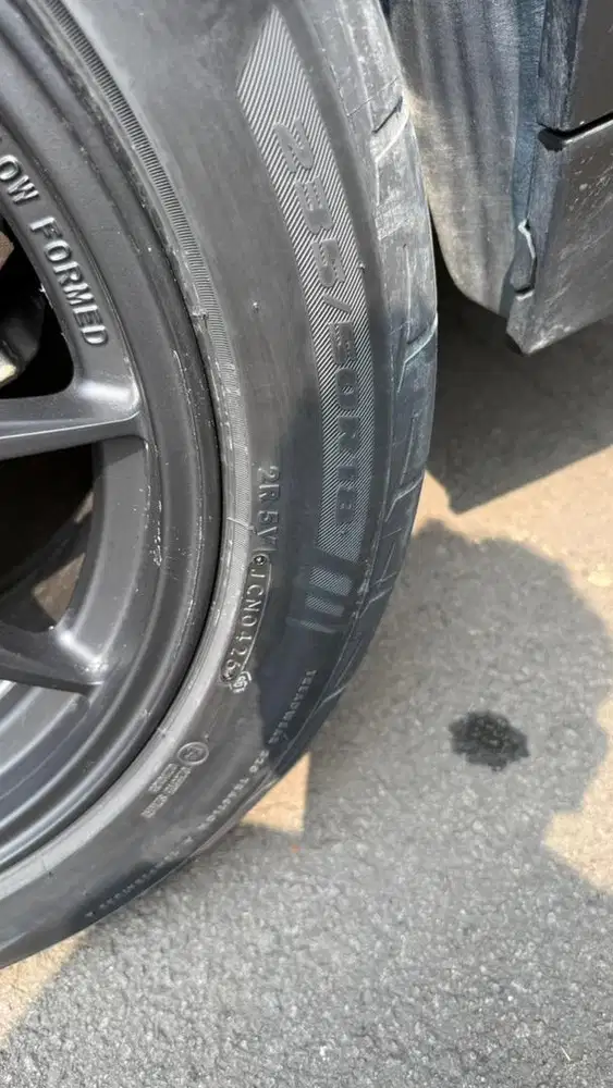 Bridgestone Potenza 235 50 18