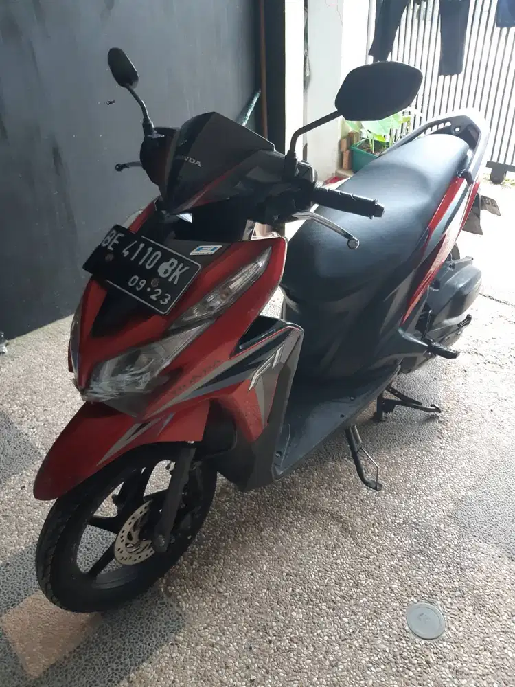 Dijual cepat...honda vario 125 kzr 2013..