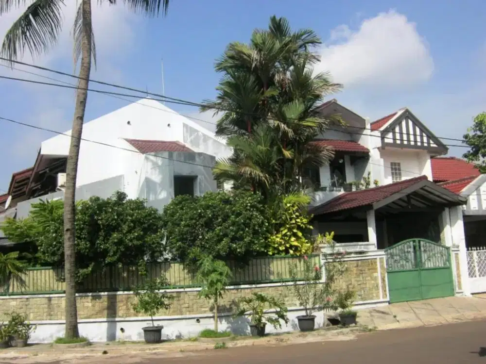 Rumah Besar Posisi Hook Bukit Permai Cibubur