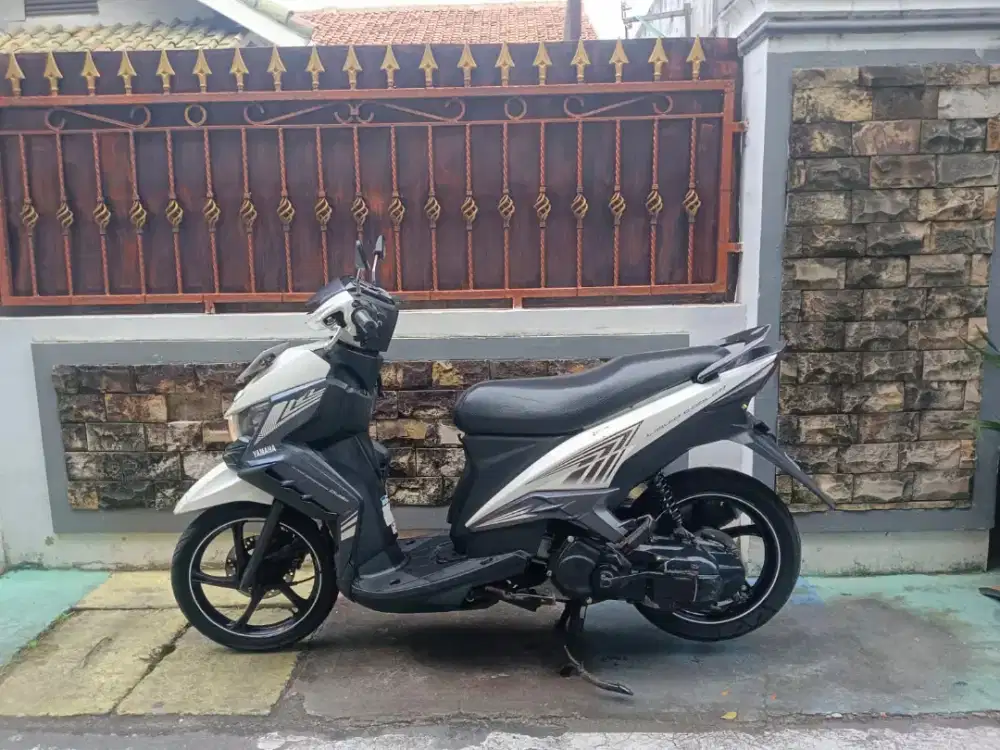 xeon gt 2014 putih mulus bagus mesin sehat